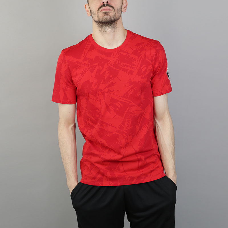 мужская красная футболка Nike Dri-FIT Kyrie Printed T-Shirt AJ1963-657 - цена, описание, фото 1